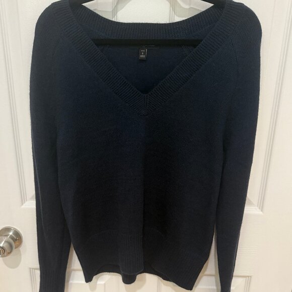 BANANA REPUBLIC DARK BLUE SWEATER NEW WITHOUT TAGS (NWOT) S - Picture 1 of 5